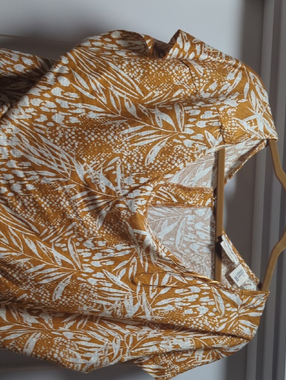 Christian Siriano Mustard and White Botanical Draped V-Neck Top - Picture 3 of 7